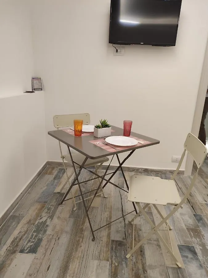 Apartamento Casetta Al Vomero Nápoles Itália